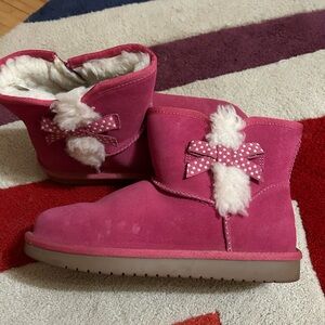 Koolaburra Fuchsia Ankle Boots with Polka Dot Bow